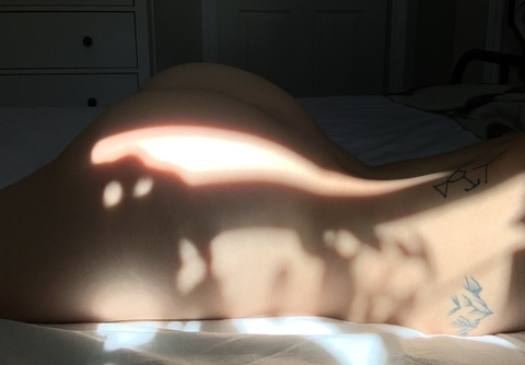 Leaked angevenusien header onlyfans leaked