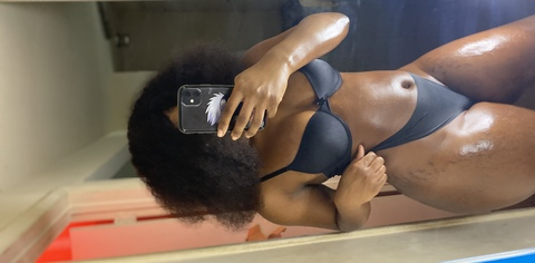 Leaked arieyonaa7 header onlyfans leaked