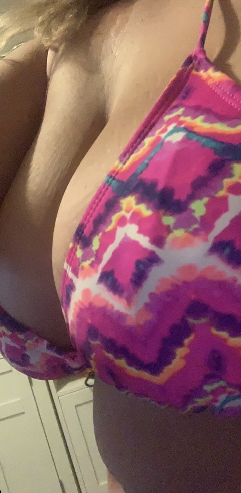 Leaked badwife1984 header onlyfans leaked