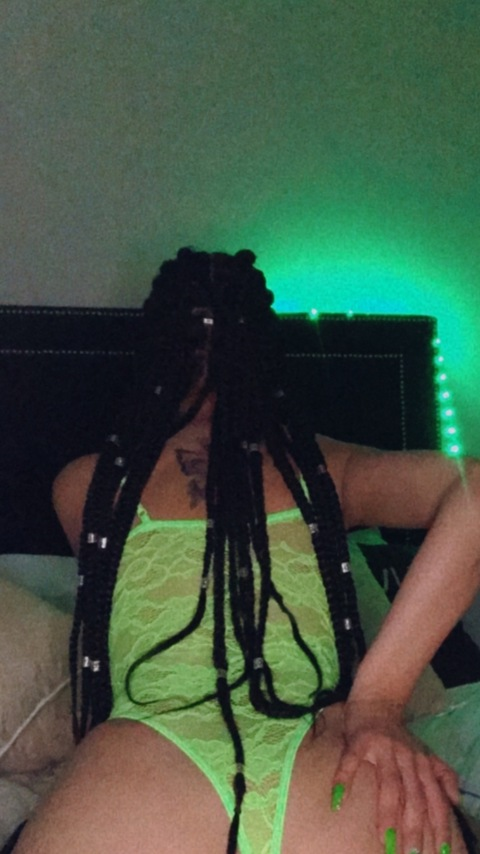 Leaked bluuivyy header onlyfans leaked