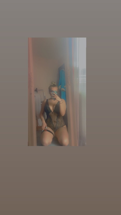 Leaked cezaraa header onlyfans leaked