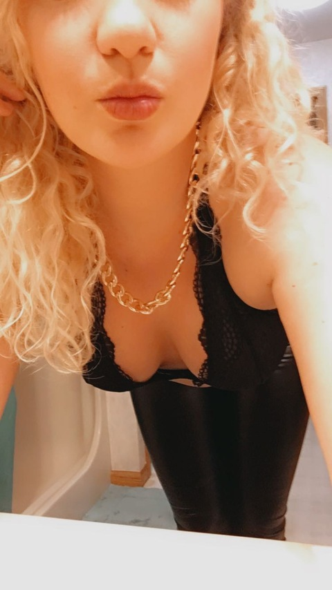 Leaked curlycurls header onlyfans leaked