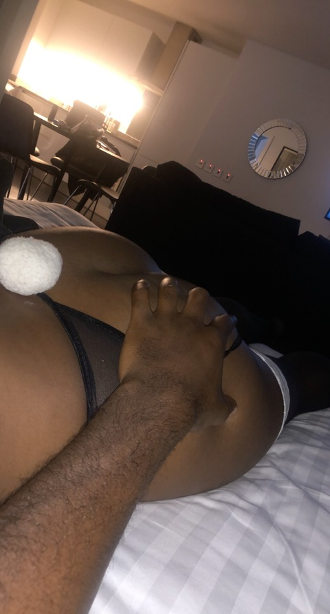 Leaked ebony_lustldn header onlyfans leaked