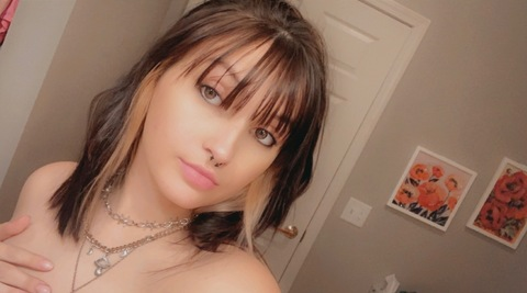 Leaked emmarose199 header onlyfans leaked