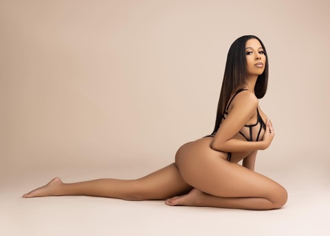Leaked emmmyxo header onlyfans leaked