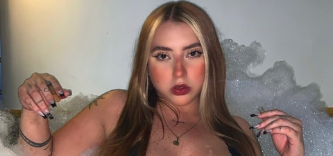 Leaked estefaniapatinob header onlyfans leaked
