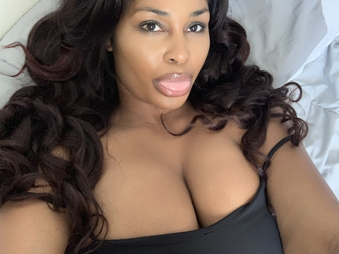 Leaked heyychi header onlyfans leaked
