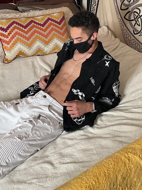 Leaked isaiahblades11 header onlyfans leaked