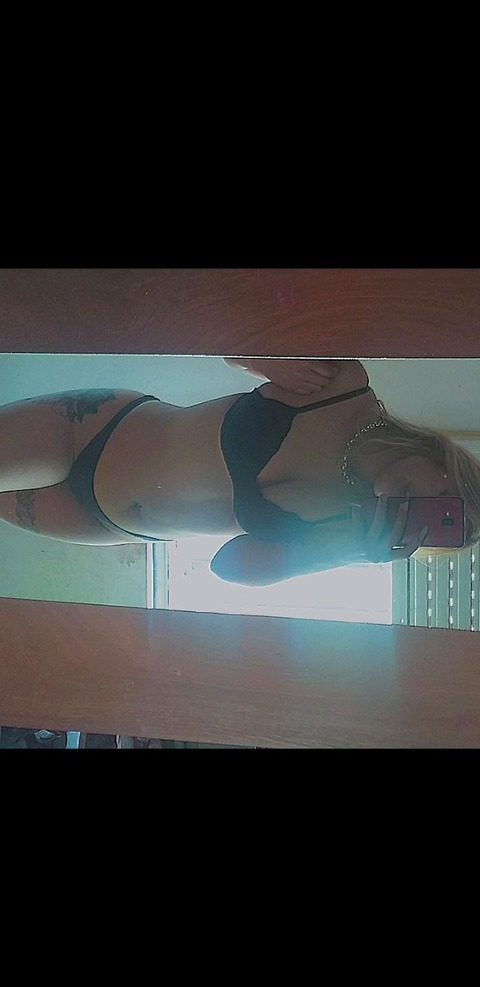 Leaked isexybitch header onlyfans leaked