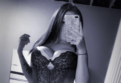 Leaked its_leighxo header onlyfans leaked