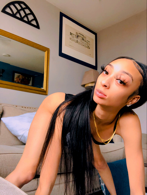 Leaked itsyellaa header onlyfans leaked