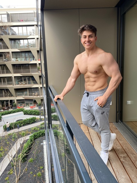 Leaked johnymuenster header onlyfans leaked