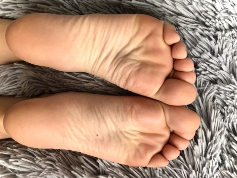 Leaked karlyklairefeet header onlyfans leaked