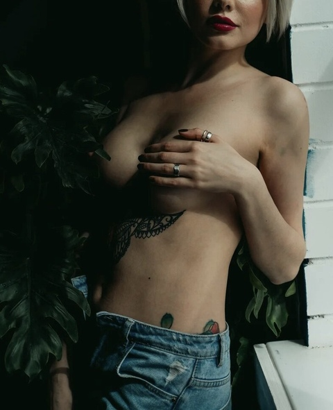 Leaked krissihaunt_sg header onlyfans leaked