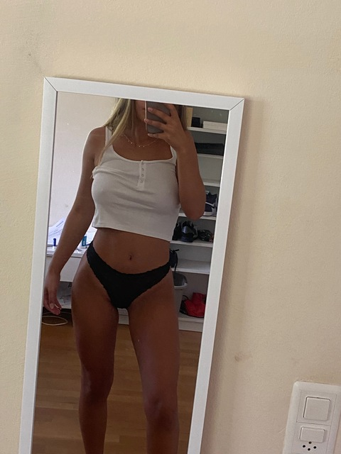 Leaked laracarboni header onlyfans leaked