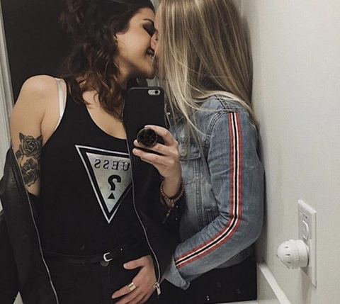 Leaked lesbian_couple21 header onlyfans leaked