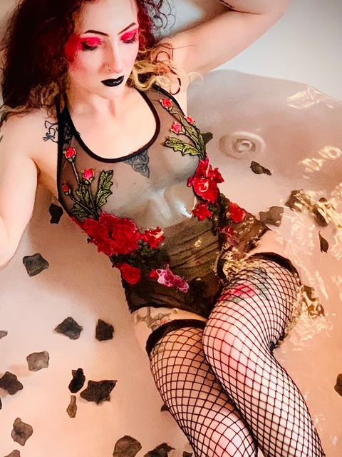 Leaked little_miss_luna header onlyfans leaked