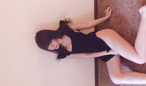 Leaked mewnii header onlyfans leaked