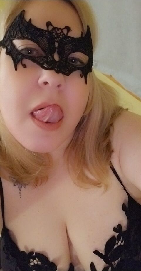 Leaked midwestmilfies header onlyfans leaked