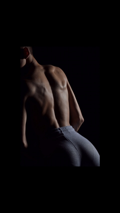 Leaked noahparis18 header onlyfans leaked