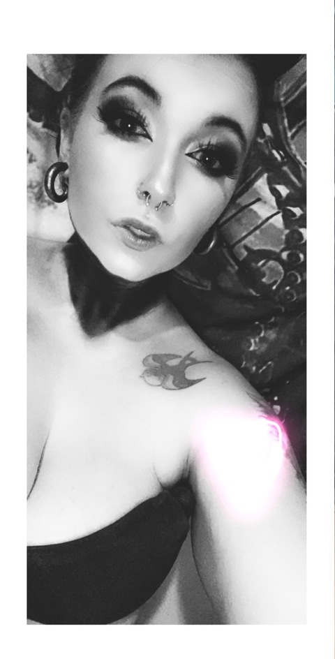 Leaked palegypsyrose header onlyfans leaked