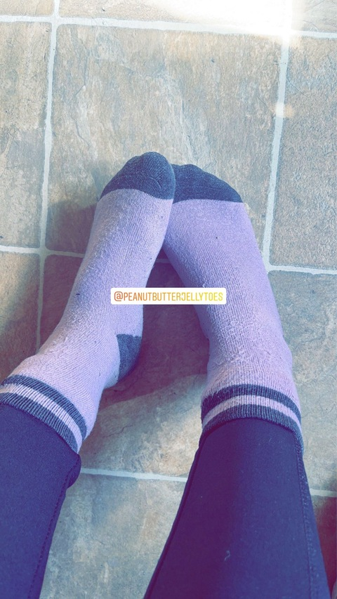 Leaked peanutbutterjellytoes header onlyfans leaked
