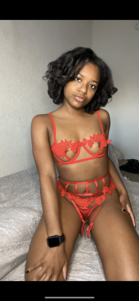 Leaked peetsqueet header onlyfans leaked