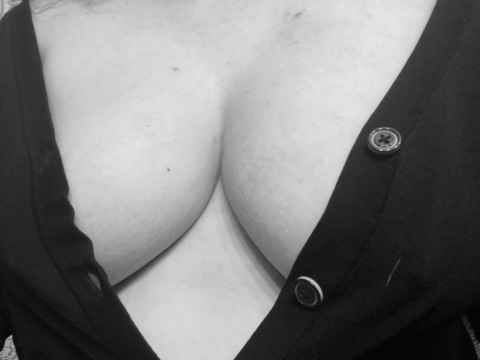 Leaked prettytitties202 header onlyfans leaked