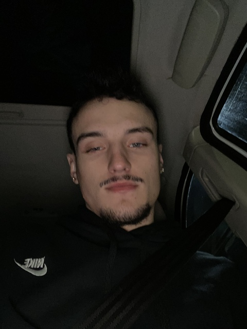 Leaked rjwsnowflake header onlyfans leaked