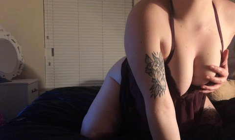 Leaked rose.quartzz header onlyfans leaked