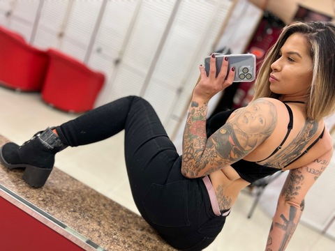 Leaked roxanne_lasvegas header onlyfans leaked
