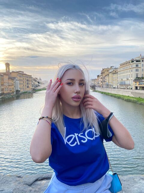 Leaked selenecalo header onlyfans leaked