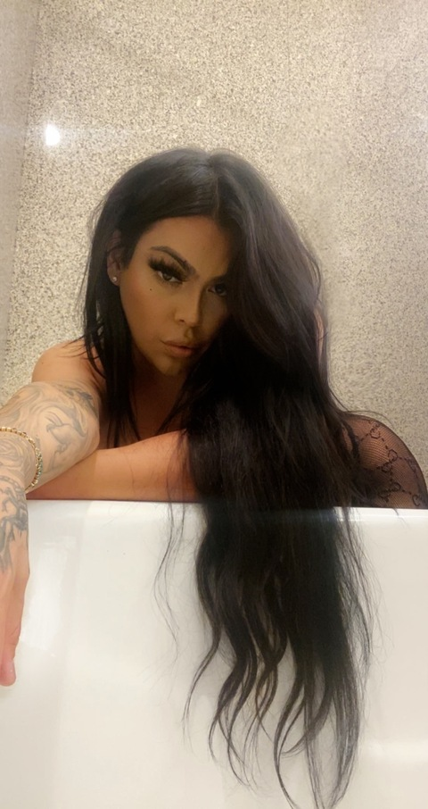 Leaked shesnotmia header onlyfans leaked