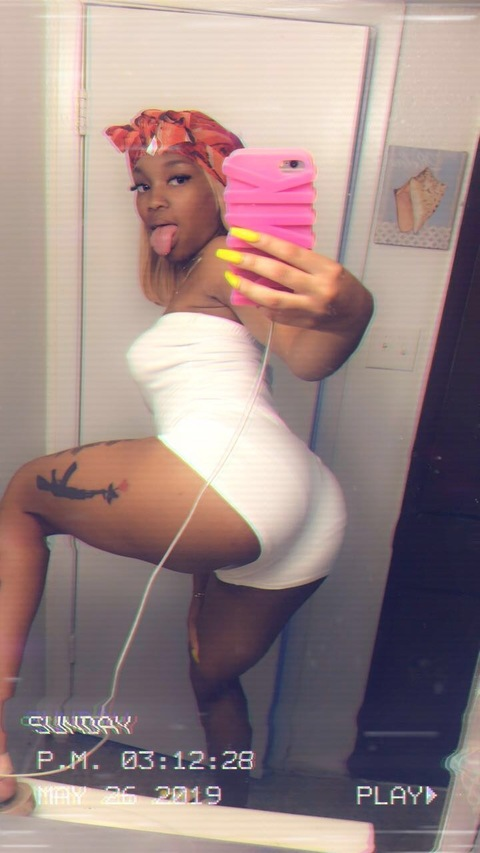Leaked skinnyassmiaa header onlyfans leaked