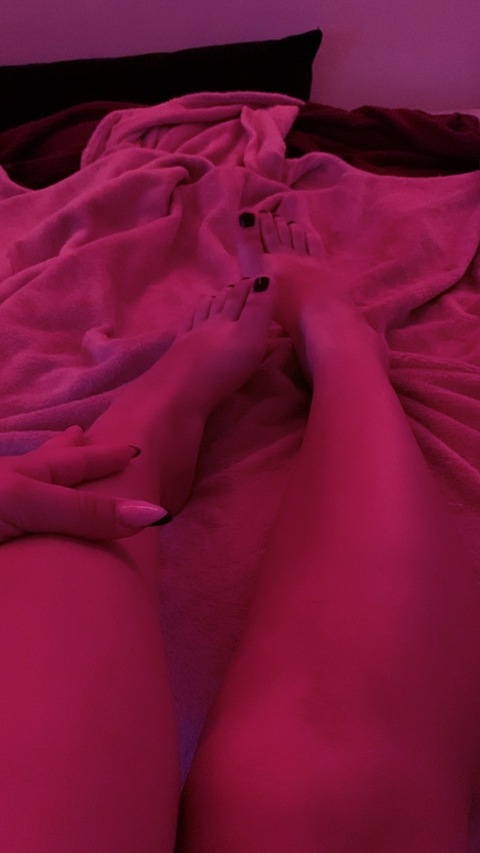 Leaked skysplacee header onlyfans leaked