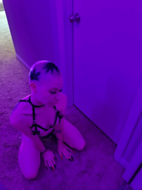 Leaked smokinbabybitch header onlyfans leaked