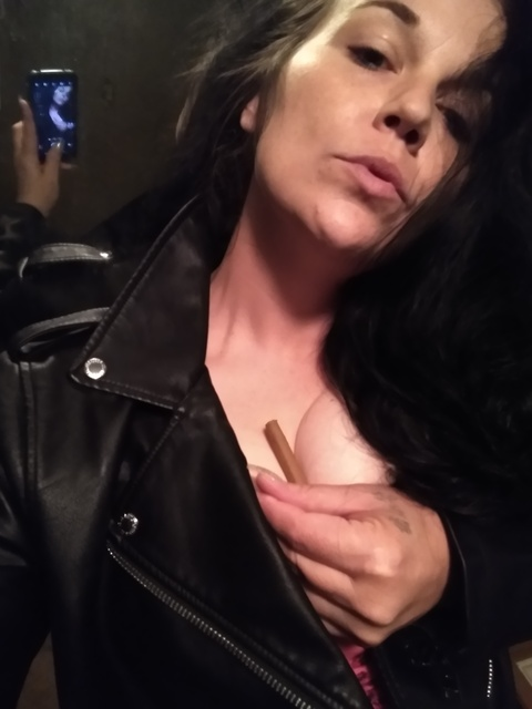 Leaked smokingwoman header onlyfans leaked