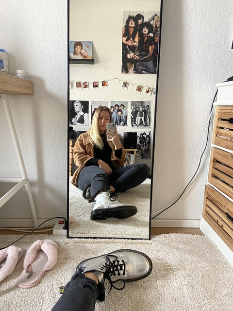 Leaked sophiemerkle header onlyfans leaked