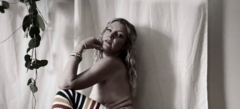 Leaked sunshinesunbath header onlyfans leaked