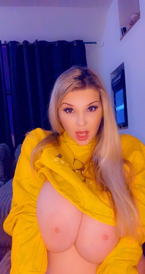 Leaked thebustybxtch header onlyfans leaked