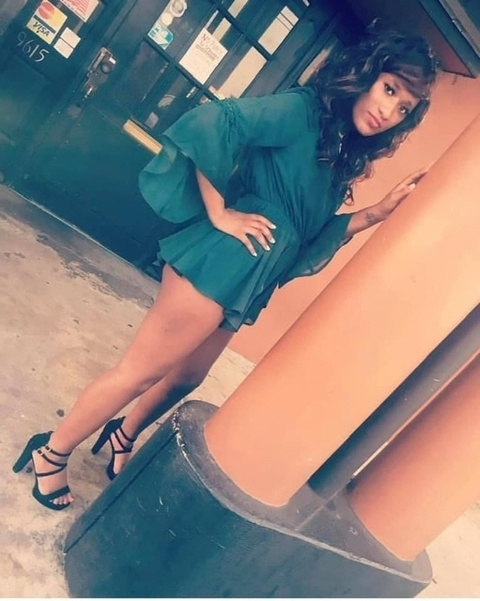 Leaked thickthighsyellaa header onlyfans leaked