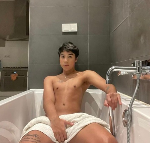 Leaked valentinoferrari01 header onlyfans leaked