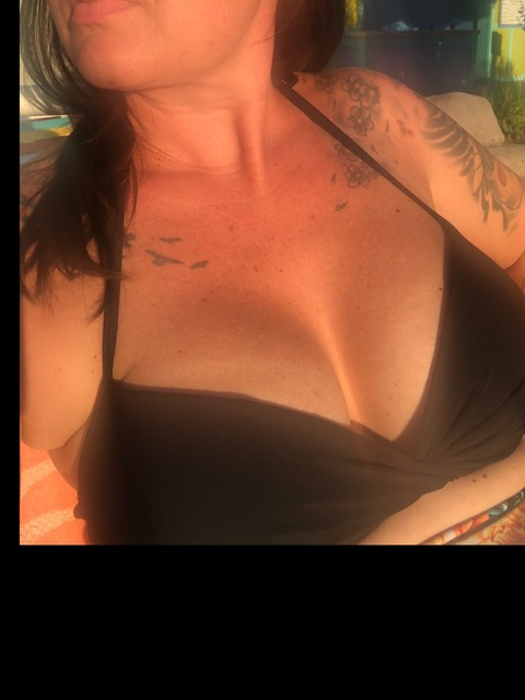 Leaked x-wifes-club header onlyfans leaked